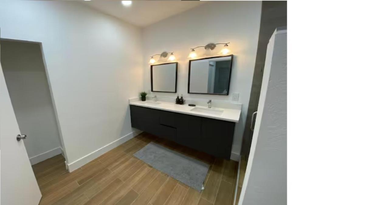 Enjoy Our Brand New Home Close To Hollywood In Hallandale Beach! Exterior photo