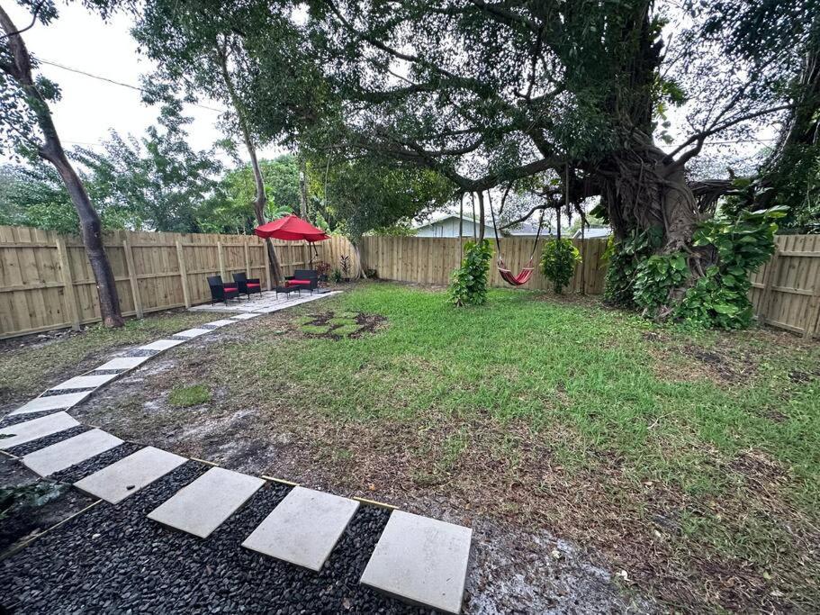 Enjoy Our Brand New Home Close To Hollywood In Hallandale Beach! Exterior photo