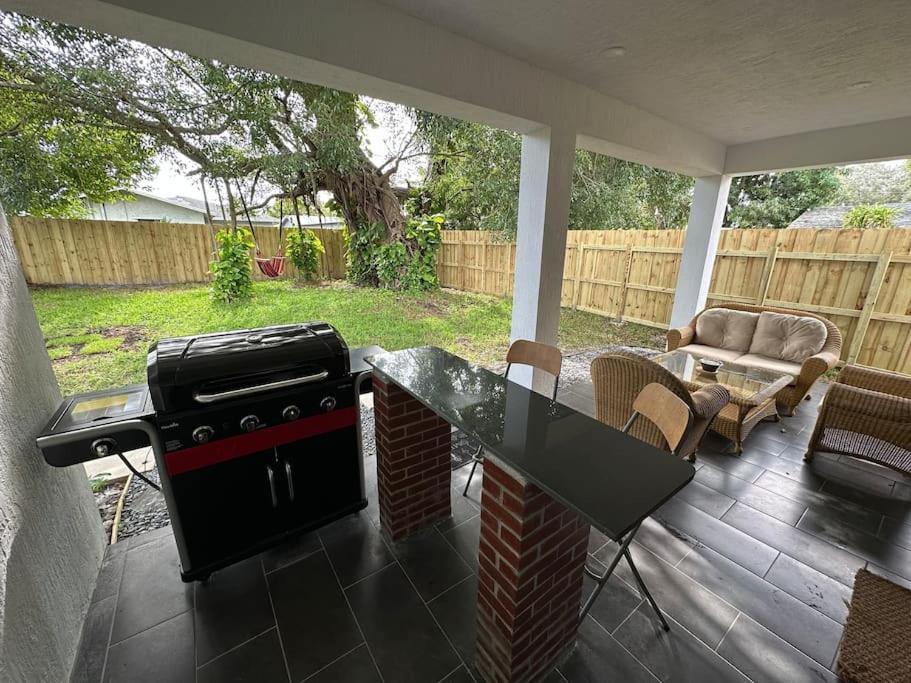 Enjoy Our Brand New Home Close To Hollywood In Hallandale Beach! Exterior photo